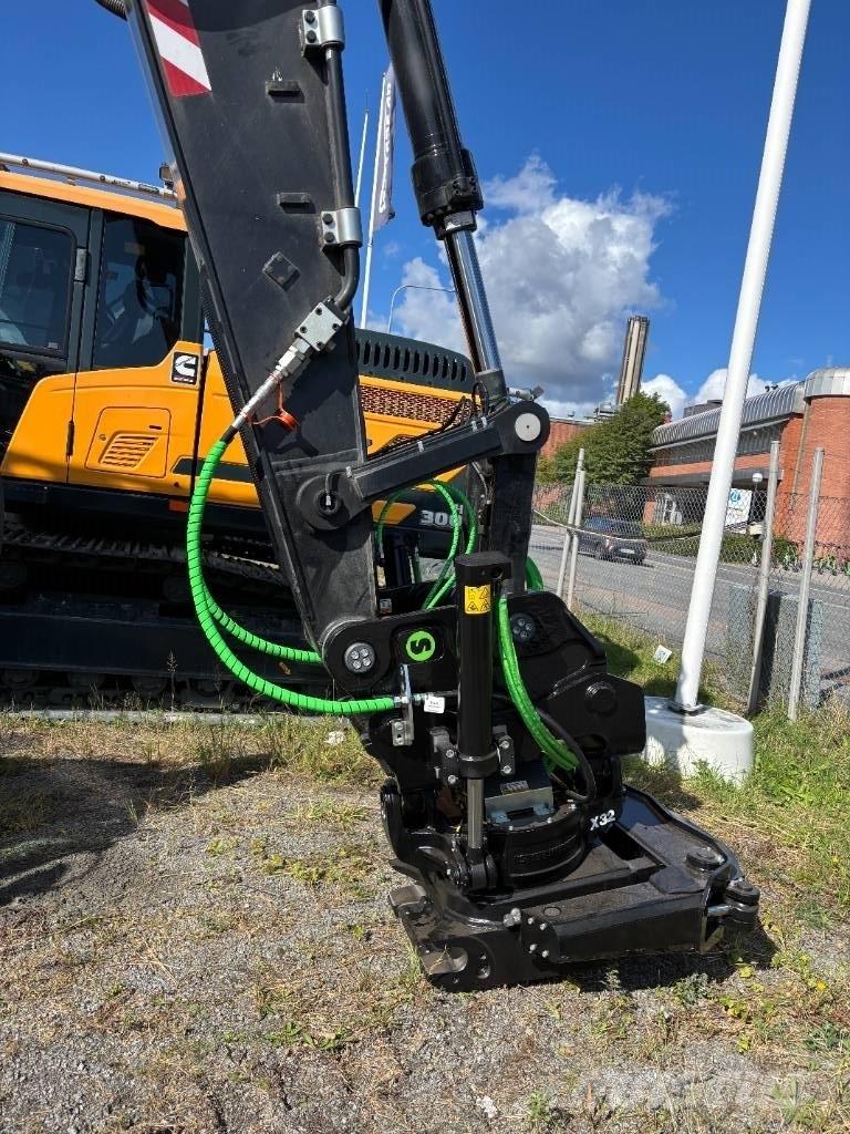 Hyundai HX300A L Excavatoare pe șenile
