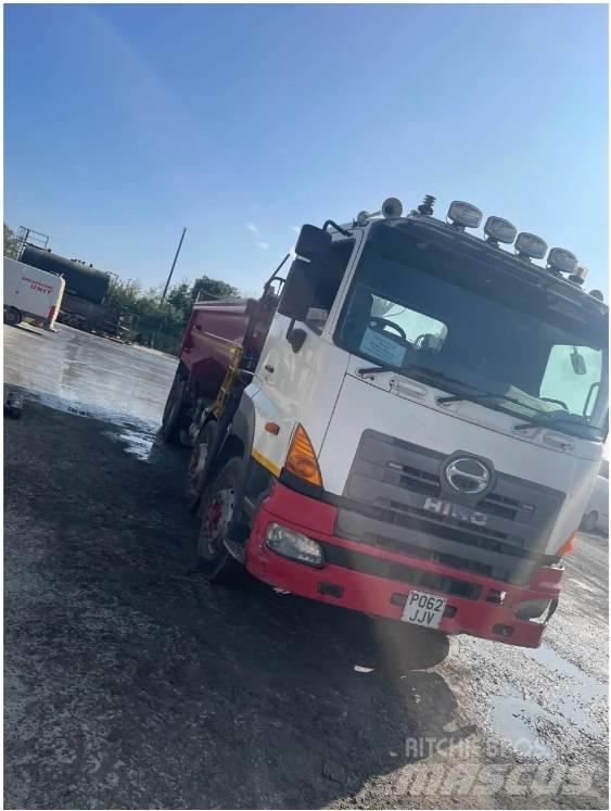Hino 700 Series Camioane cu macara