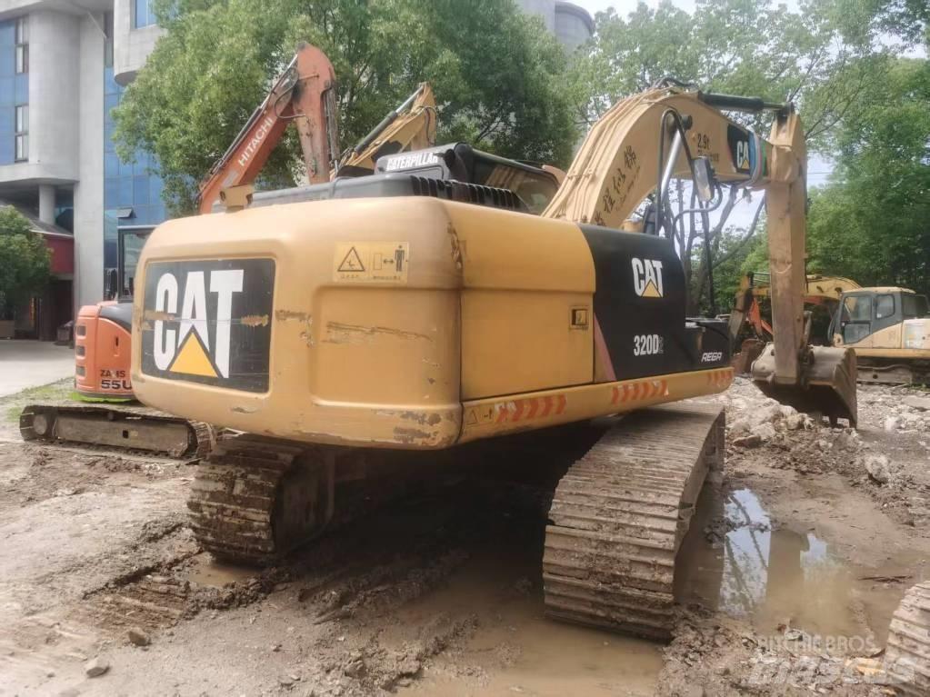 CAT 320d2 Excavatoare pe șenile
