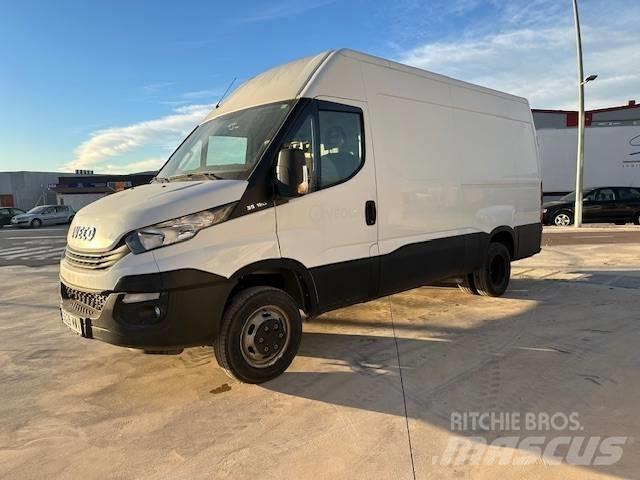 Iveco 35C 12 Utilitara
