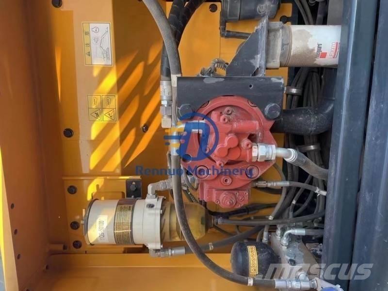 Hyundai 225VS Excavatoare pe șenile
