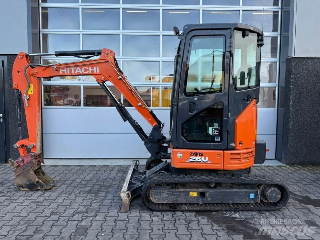 Hitachi ZX26U-6 CR Mini excavatoare < 7t