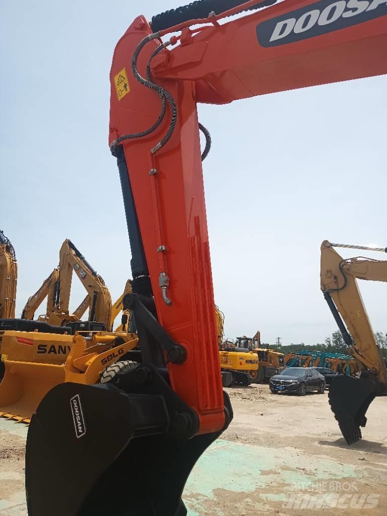 Doosan DX 225 LCA Excavatoare pe șenile
