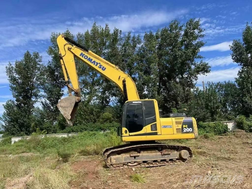 Komatsu PC 200 Excavatoare pe șenile
