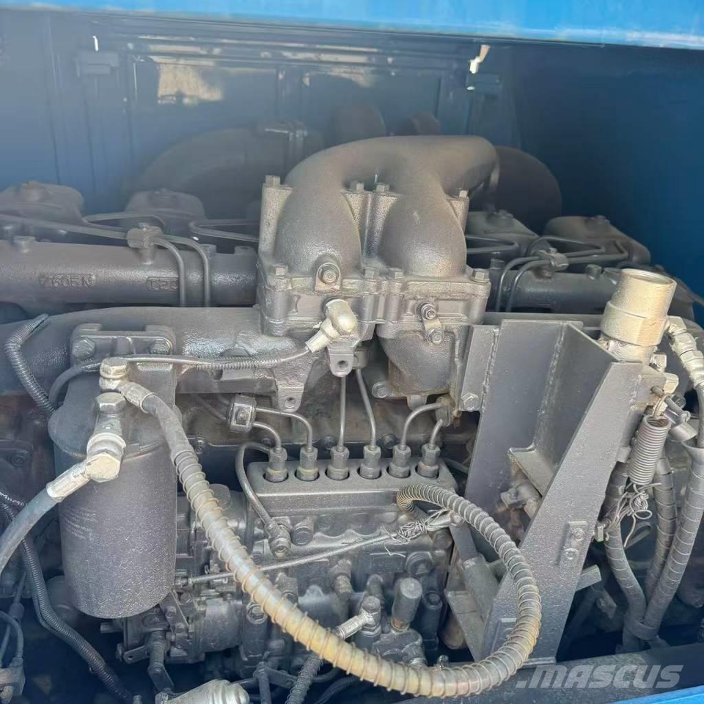 Kato KR 500-3 Macara teren accidentat