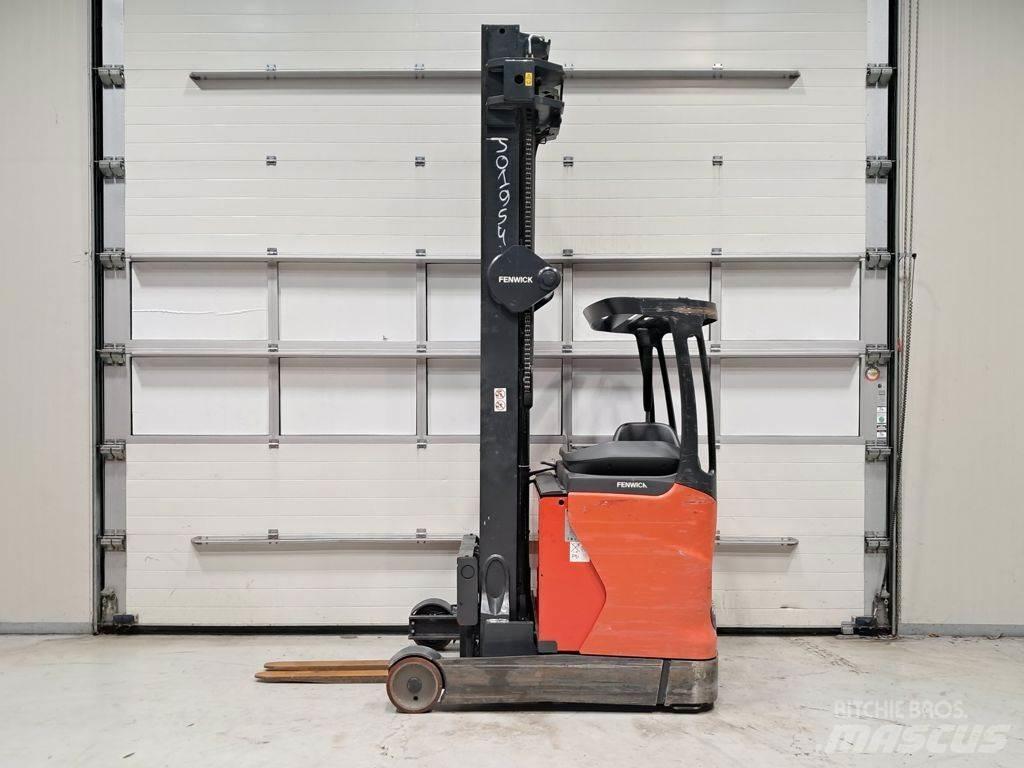 Linde R14 HD Stivuitor cu catarg retractabil