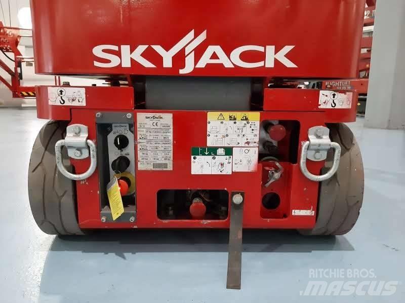 SkyJack SJ 12 Ascensoare verticale catarg