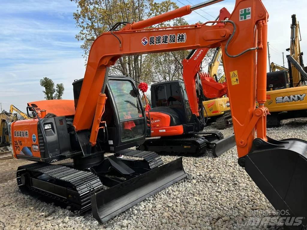 Hitachi 70 Excavatoare pe șenile
