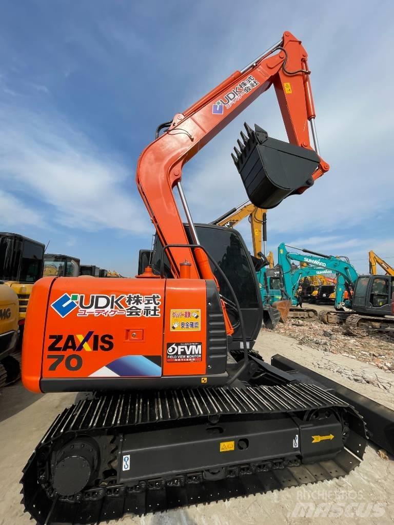 Hitachi 70 Mini excavatoare < 7t