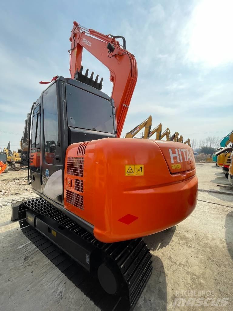 Hitachi 70 Mini excavatoare < 7t