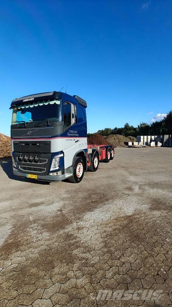 Volvo FH 500 8x4 Camion cu carlig de ridicare