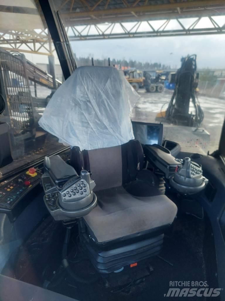 Ponsse Ergo 8W Combine forestiere