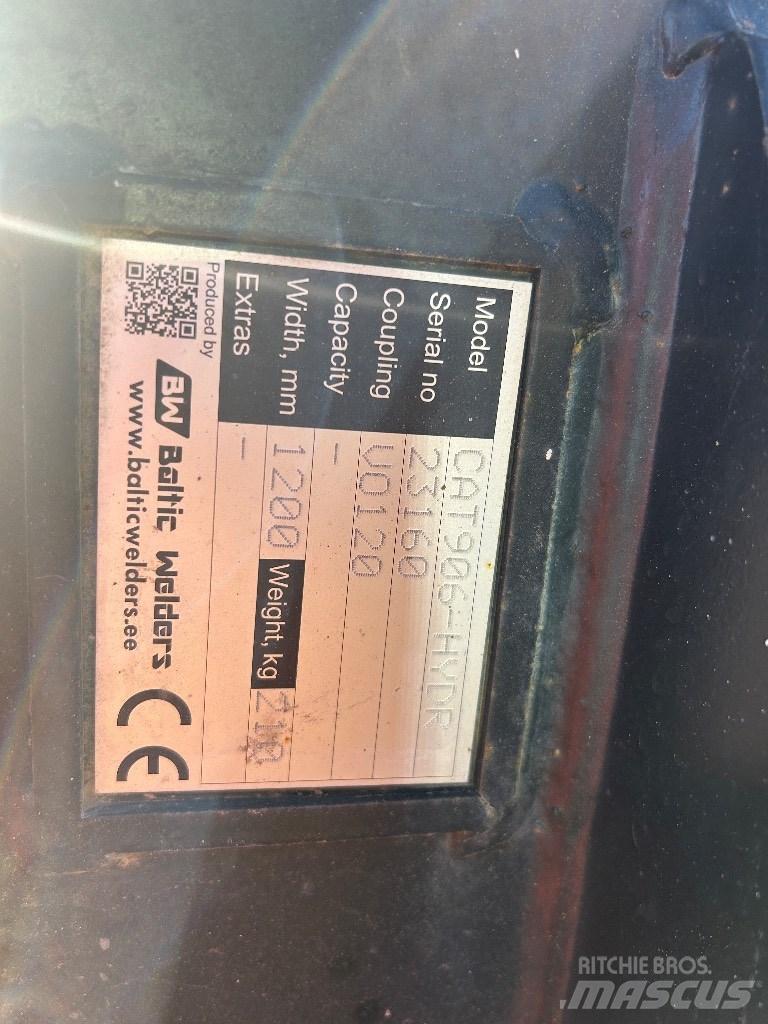 CAT 906M Incarcator pe pneuri