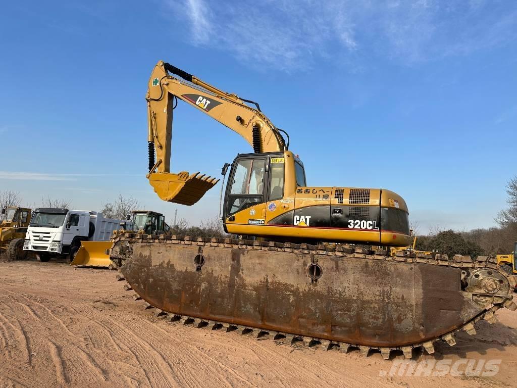 CAT 320CL Excavator amfibiu