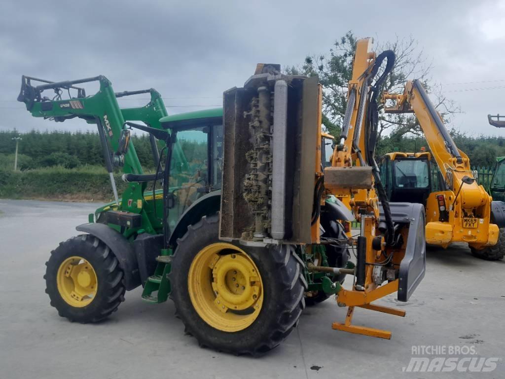 John Deere 5100 R Tractoare
