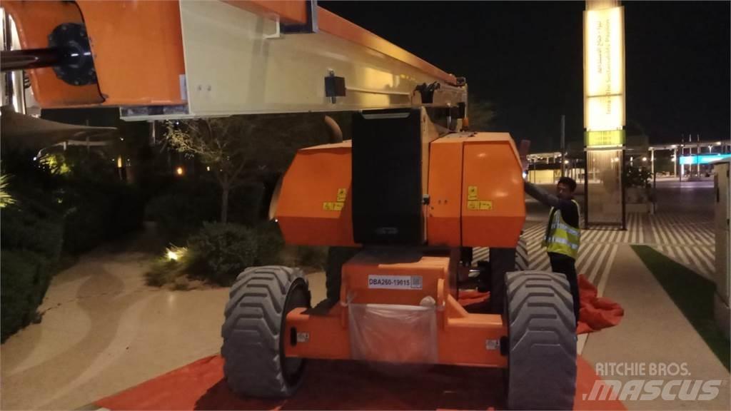 JLG 800AJ Nacele cu brat articulat