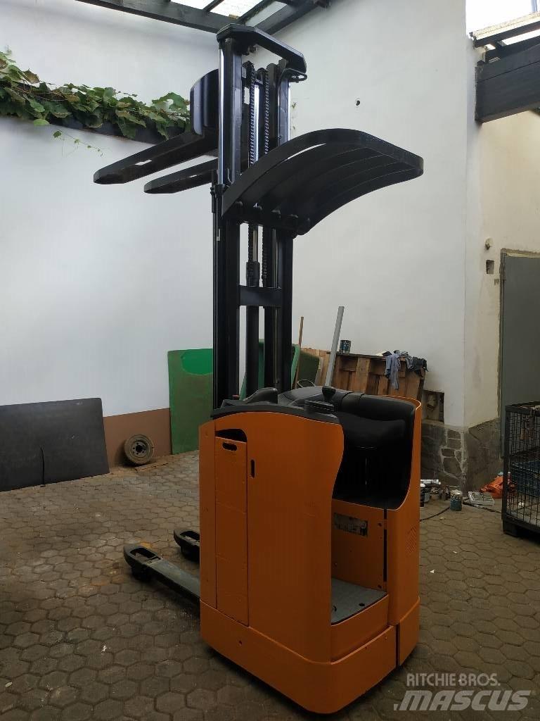 Still Aufsitzstapler Stivuitor electric