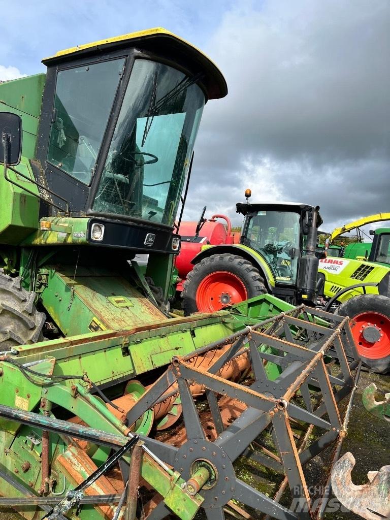 John Deere 1055 Combine de secerat