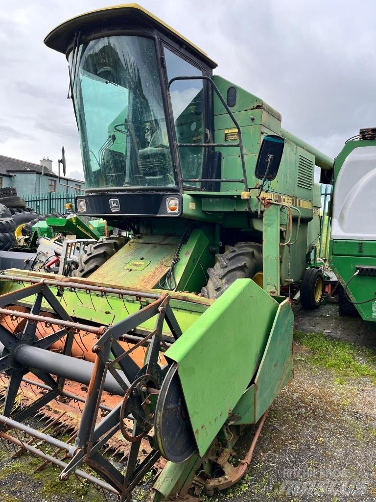John Deere 1055 Combine de secerat