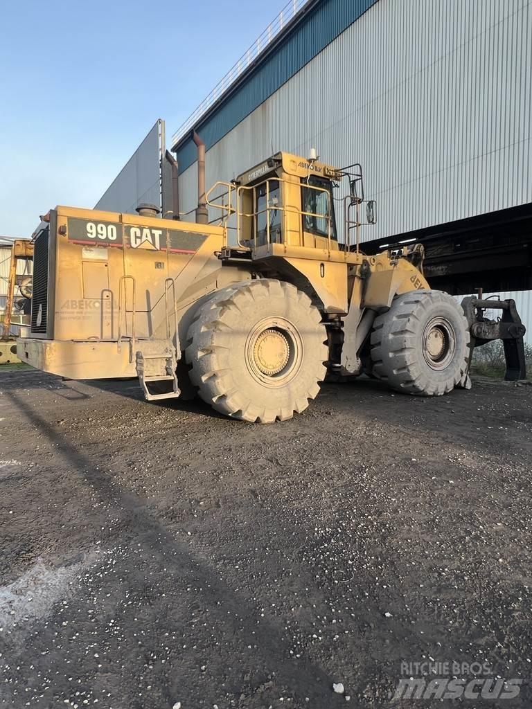 CAT 990 Incarcator pe pneuri