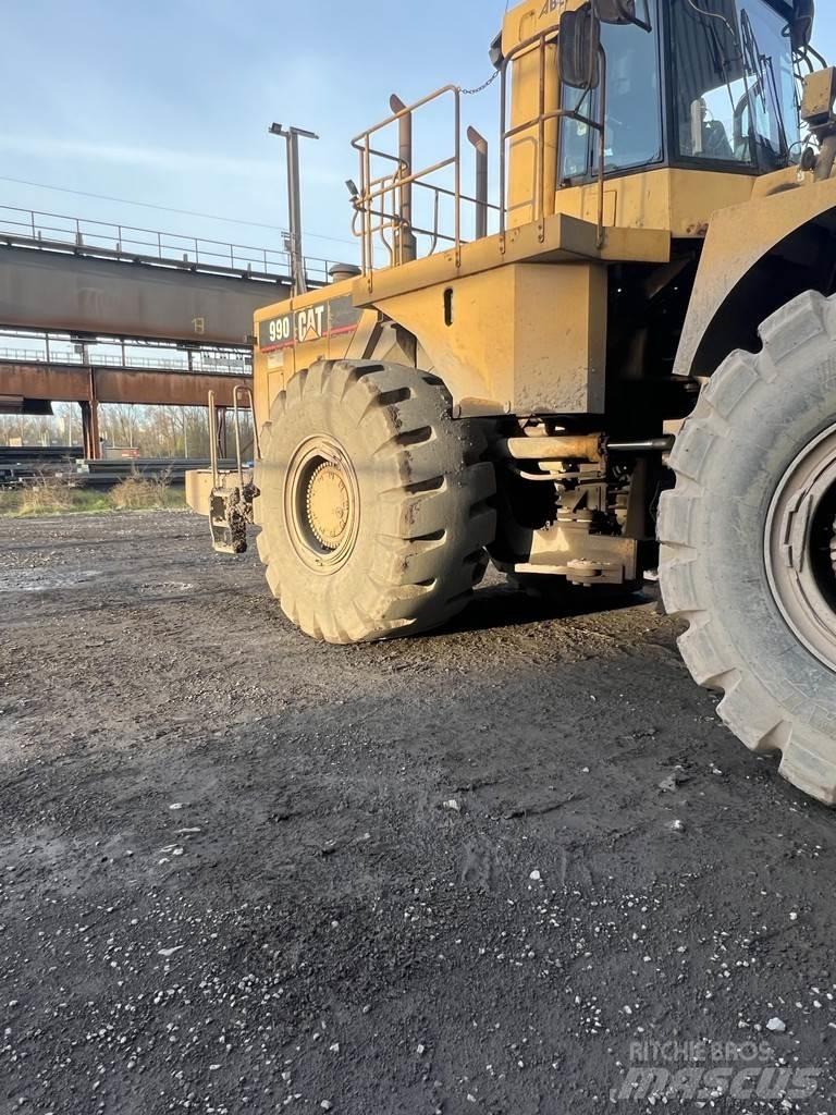 CAT 990 Incarcator pe pneuri