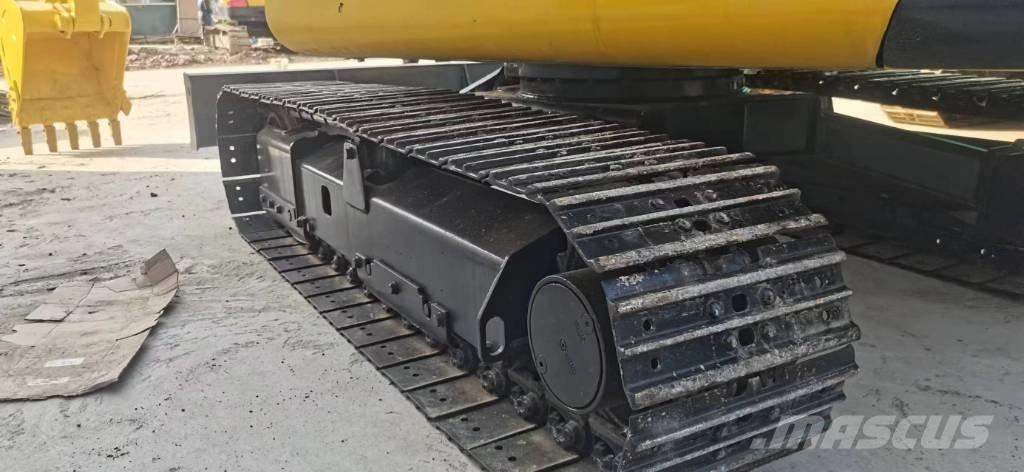 Komatsu 56-7 Excavatoare pe șenile
