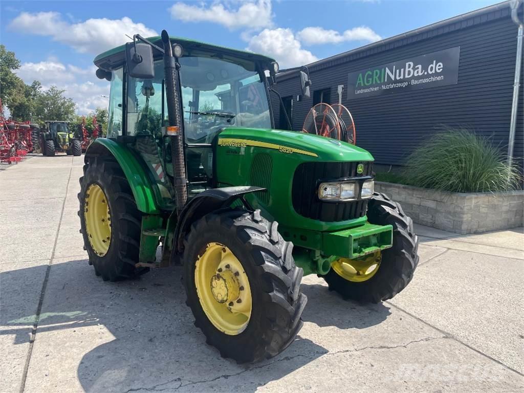 John Deere 5820 Tractoare