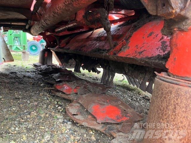 Kuhn FC3125DF Utilaj de răvăşit fân