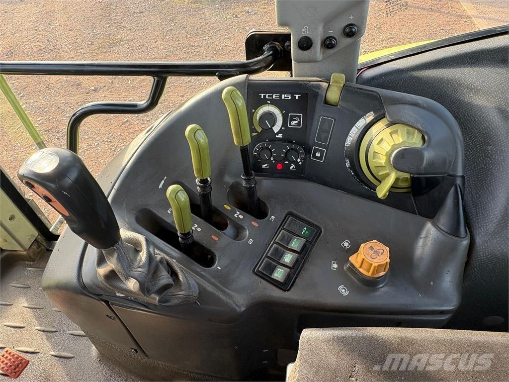 CLAAS Arion 620C Tractoare