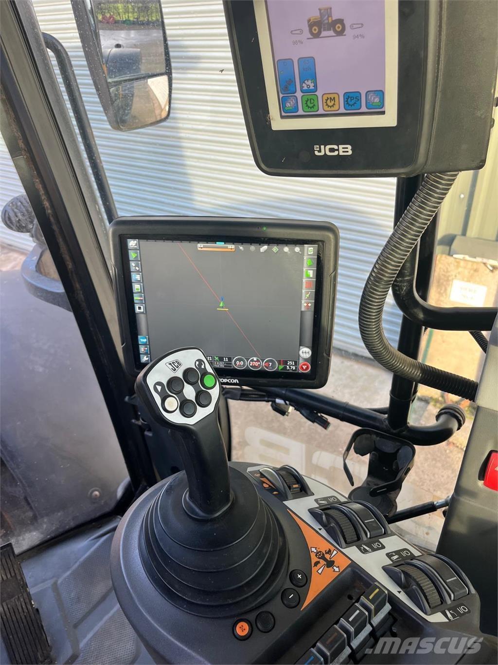 JCB Fastrac 4220 Tractoare