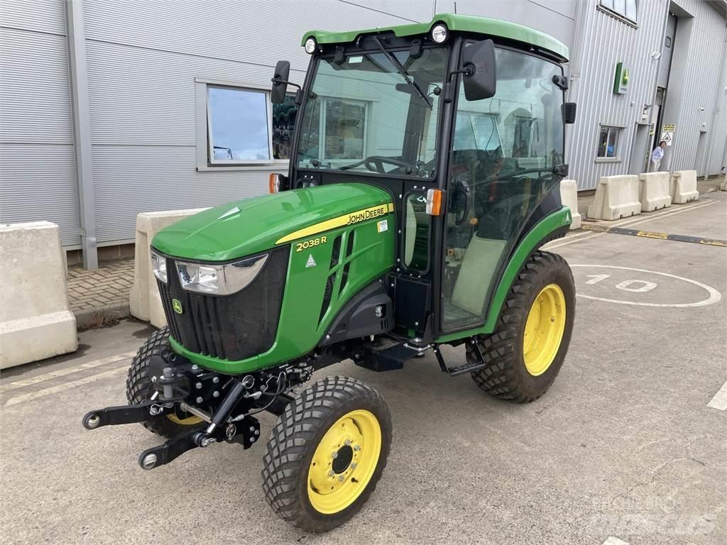 John Deere 2038R Tractoare compacte