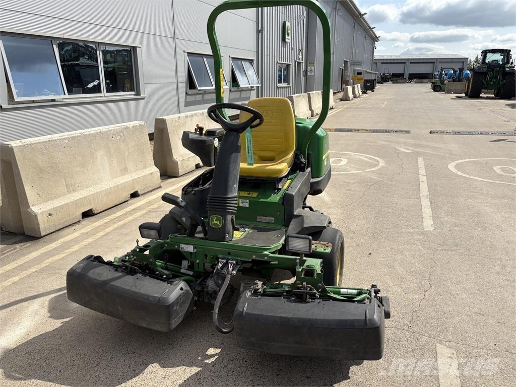 John Deere 2500E Masini de tuns