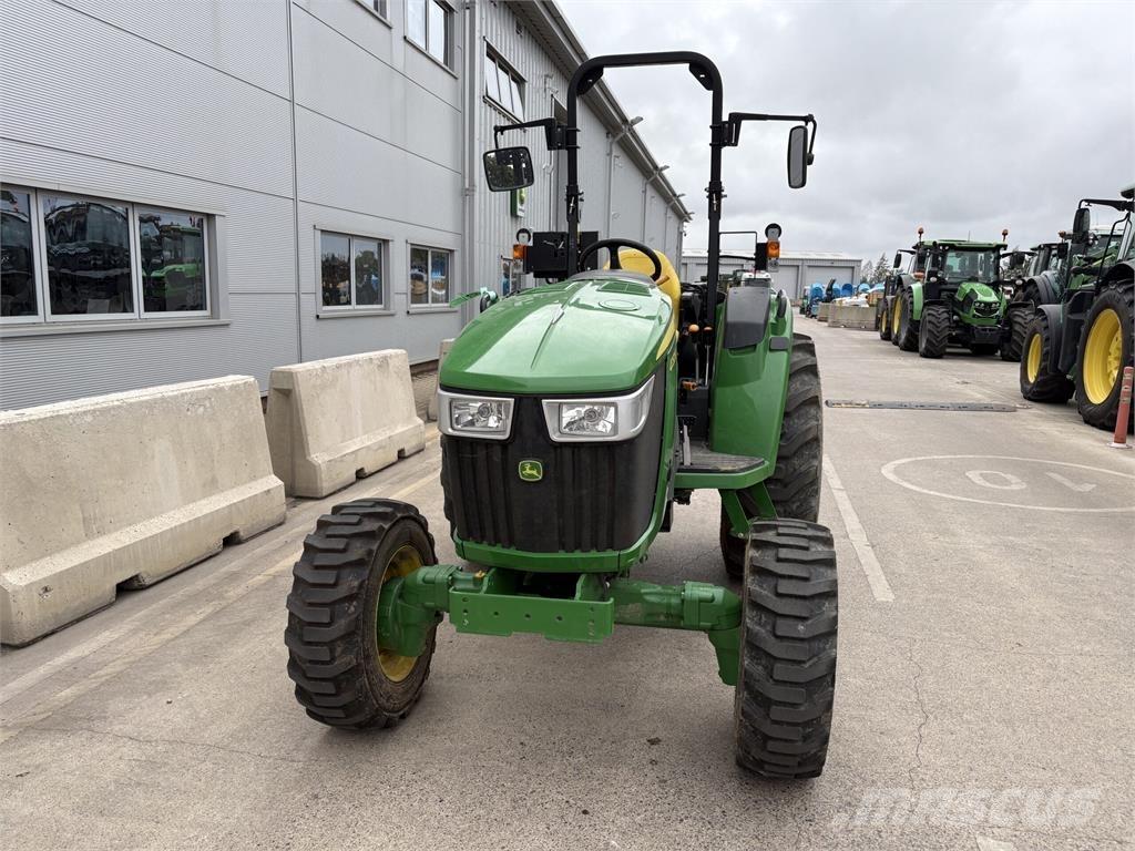 John Deere 4052M Tractoare compacte