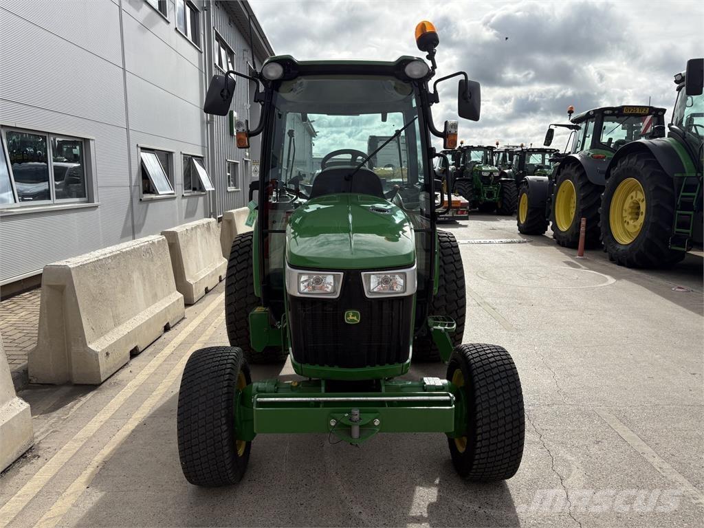 John Deere 4066R Tractoare compacte