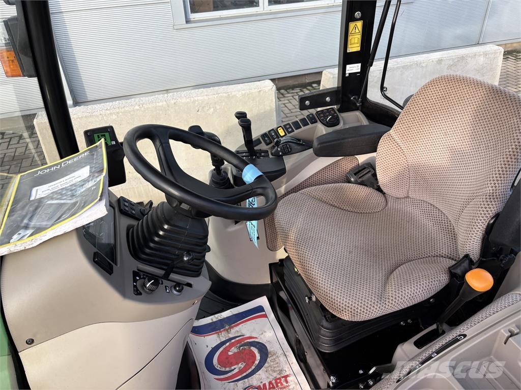 John Deere 4066R Tractoare compacte