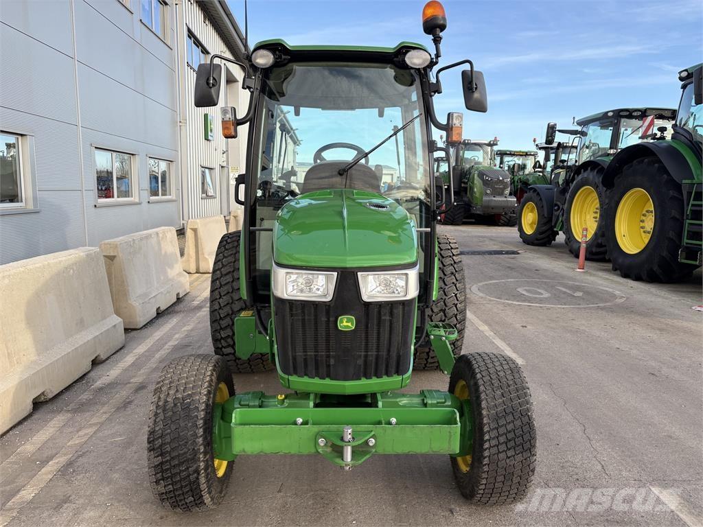 John Deere 4066R Tractoare compacte