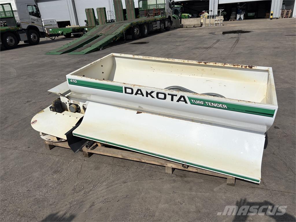 John Deere 410 Utilaje întreţinere terenuri - Altele