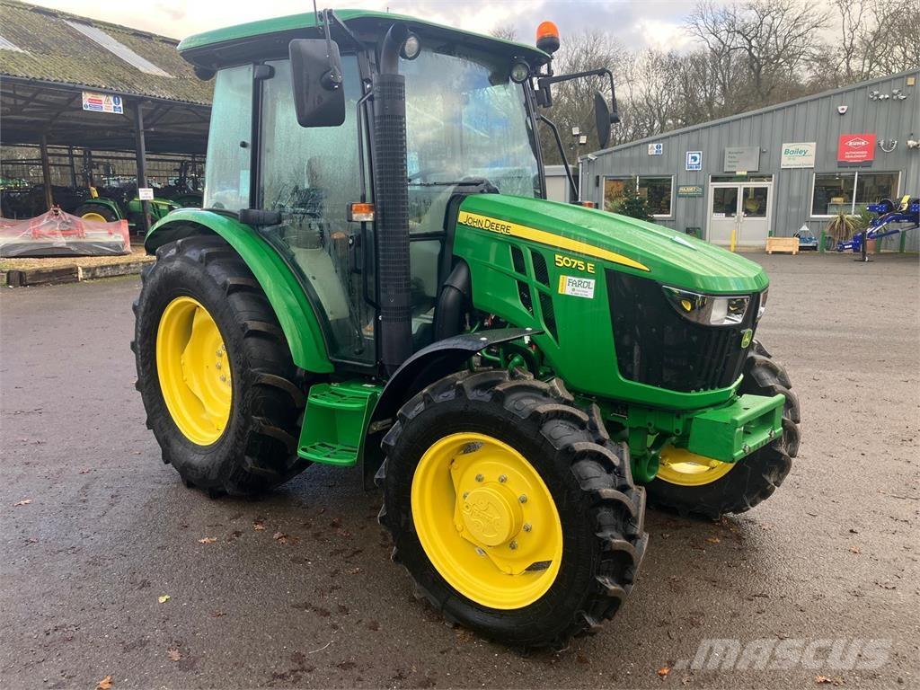 John Deere 5075E Tractoare