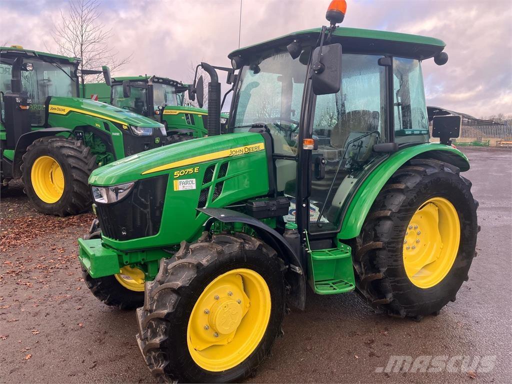 John Deere 5075E Tractoare