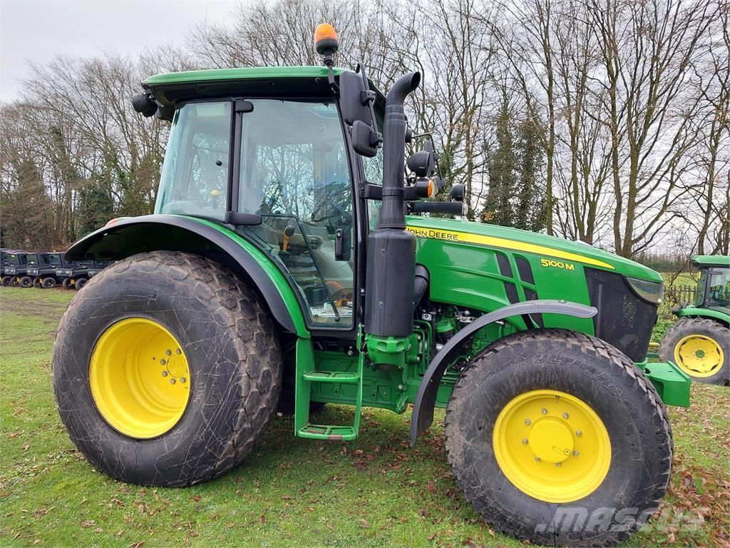 John Deere 5100M Tractoare