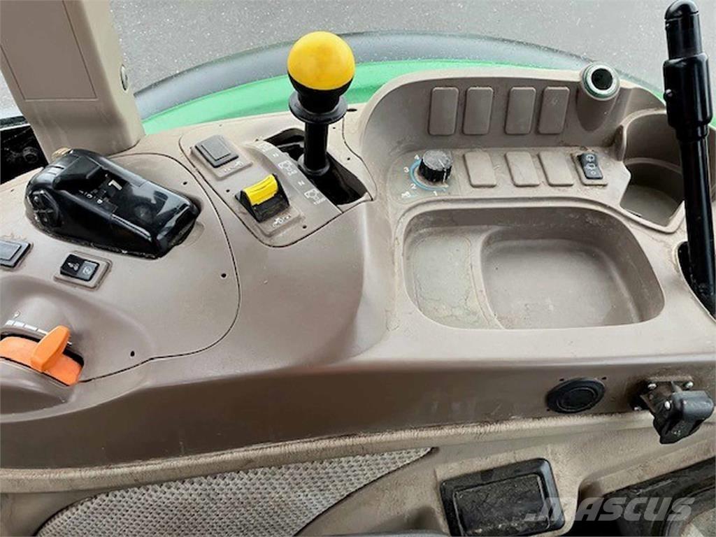 John Deere 5115M Tractoare