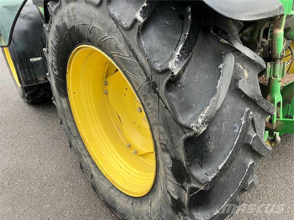 John Deere 5115M Tractoare