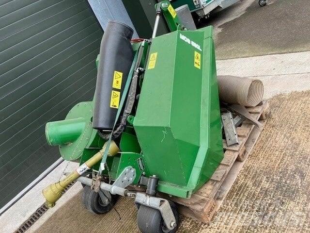 John Deere 580L Utilaje întreţinere terenuri - Altele