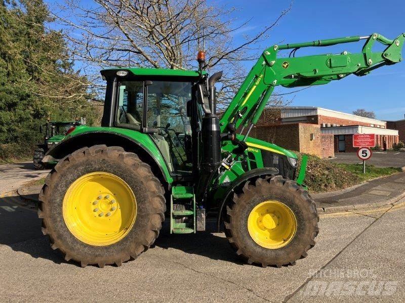John Deere 6110M Tractoare