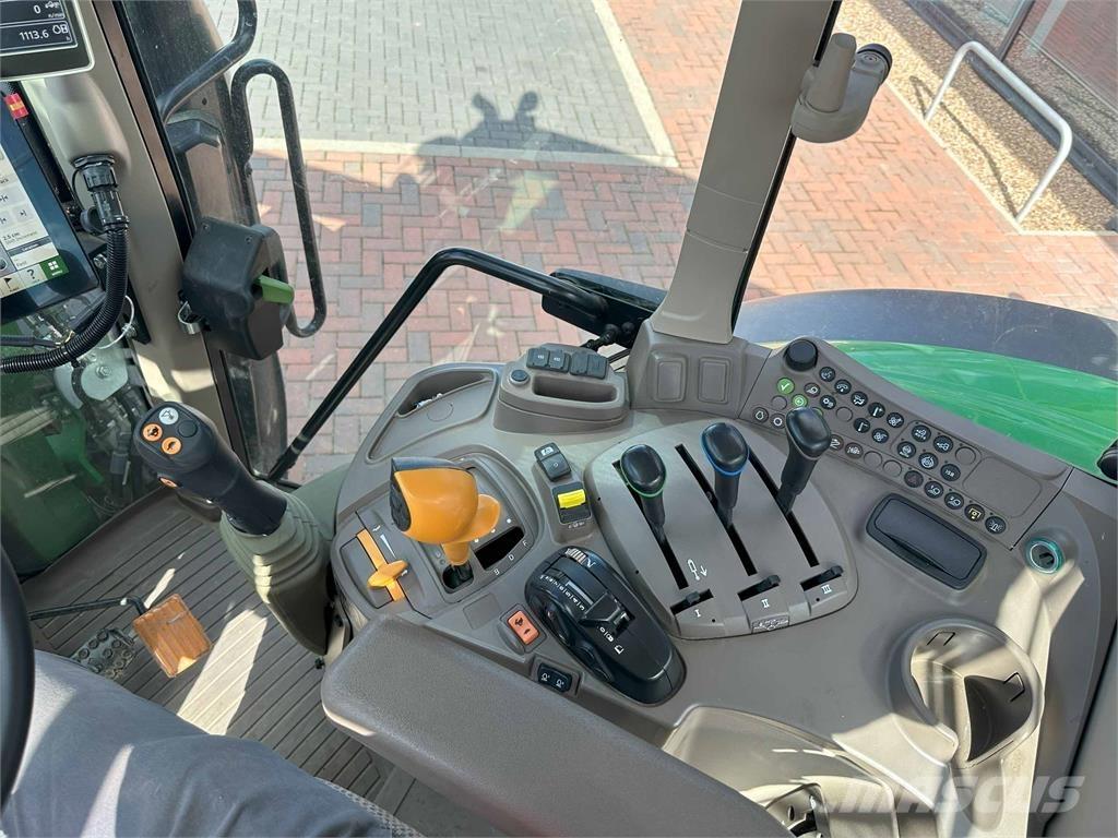 John Deere 6110M Tractoare