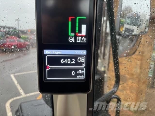 John Deere 6120M Tractoare