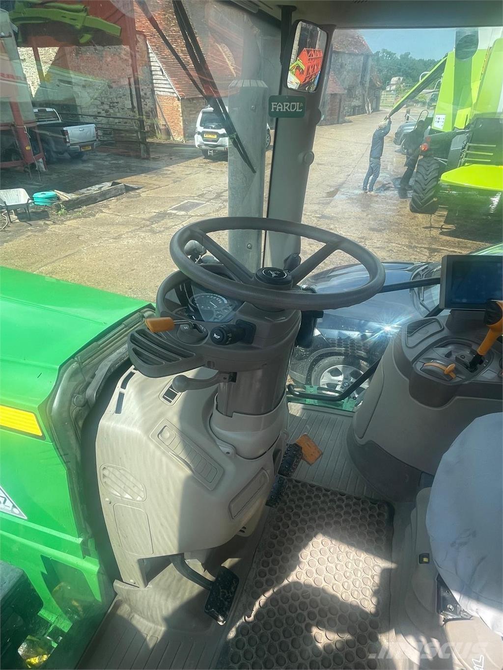 John Deere 6155R Tractoare