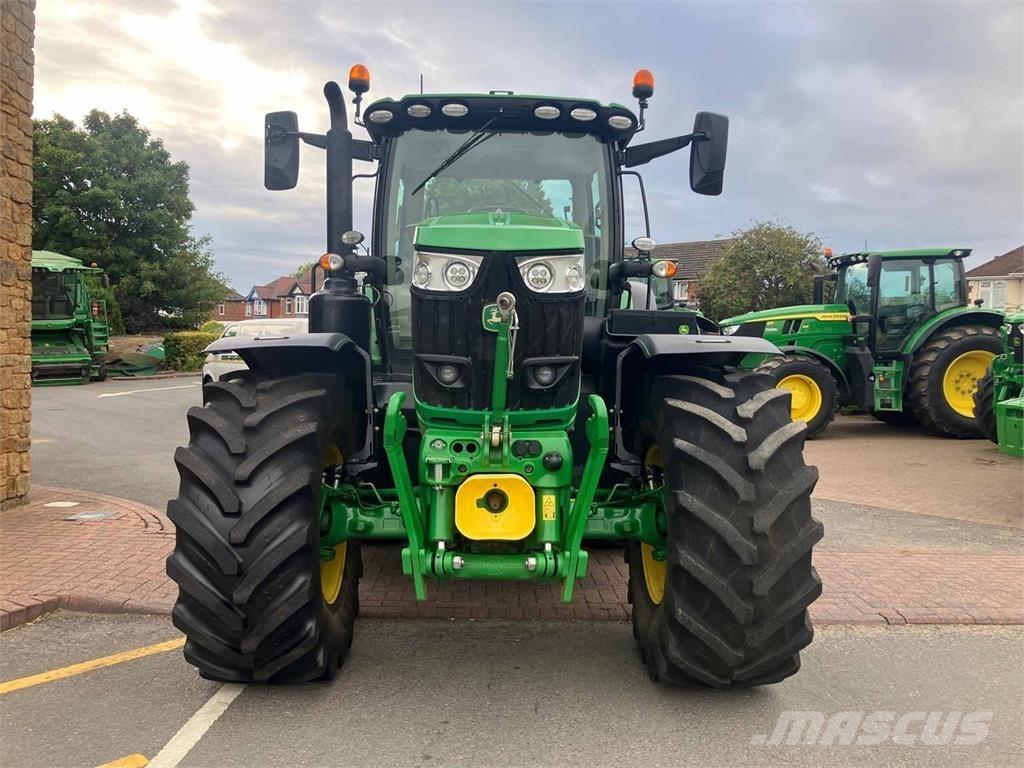 John Deere 6215R Tractoare