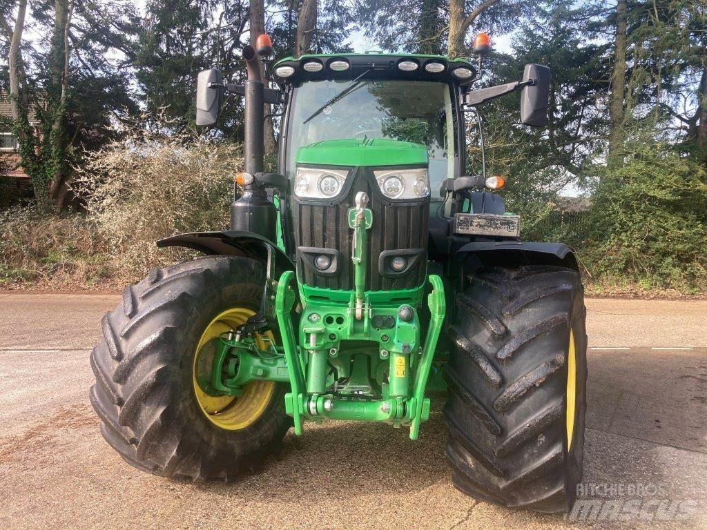 John Deere 6215R Tractoare