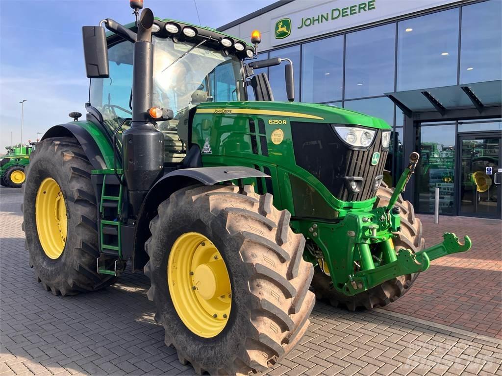 John Deere 6250R Tractoare